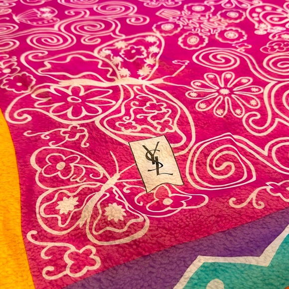 YSL Yves Saint Laurent Silk Bright Butterfly Floral Scarf! Excellent Condition! - Picture 2 of 8